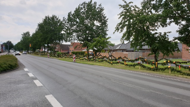 ../fotos/weltrekordversuch_ostrhauderfehn_2019/2019-06-15 15.47.50.jpg